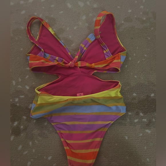 FARM RIO swimsuit!! - Picture 3 of 4